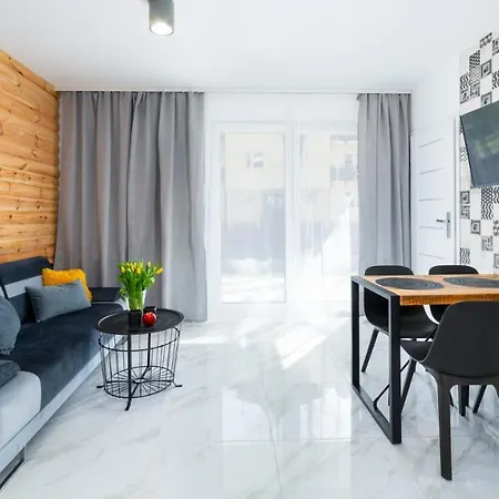 Apartament Fantazja מלון *